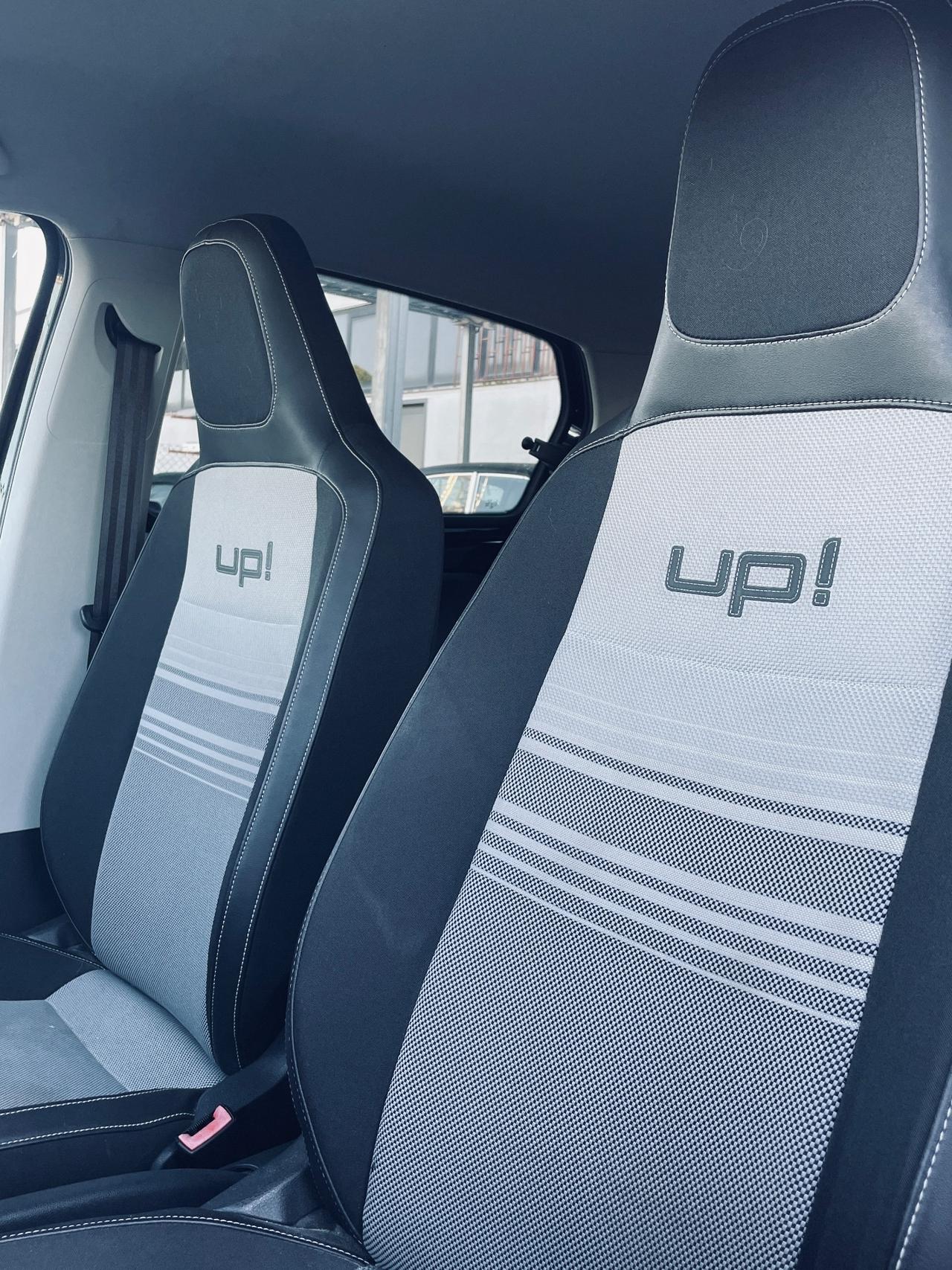 Volkswagen UP high up BLACK EDITION