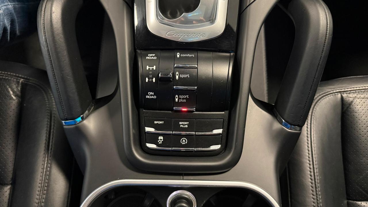 PORSCHE CAYENNE 3.0 DIESEL PLATINUM EDITION 2015