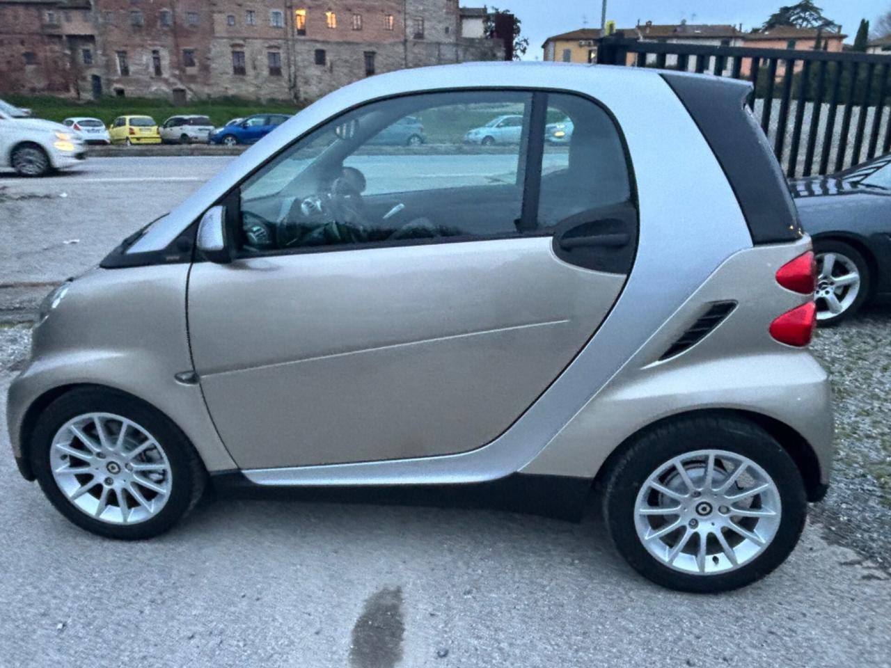 Smart ForTwo 1000 52 kW coupé pure