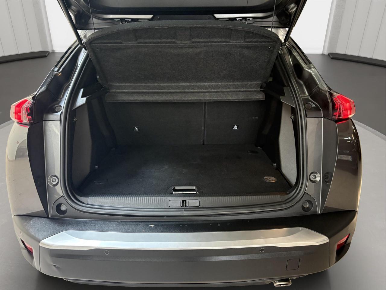 Peugeot 2008 BLUE HDI130 EAT8 ALLURE