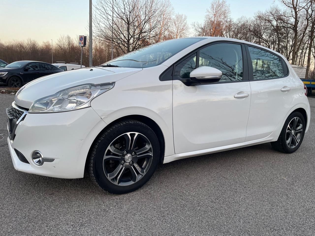 Peugeot 208 PureTech 82 5 porte*Neopatentati*Sonsori