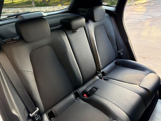 MERCEDES-BENZ GLA 180 d Automatic Sport Plus Pack Night-LUCI AMBIENTE