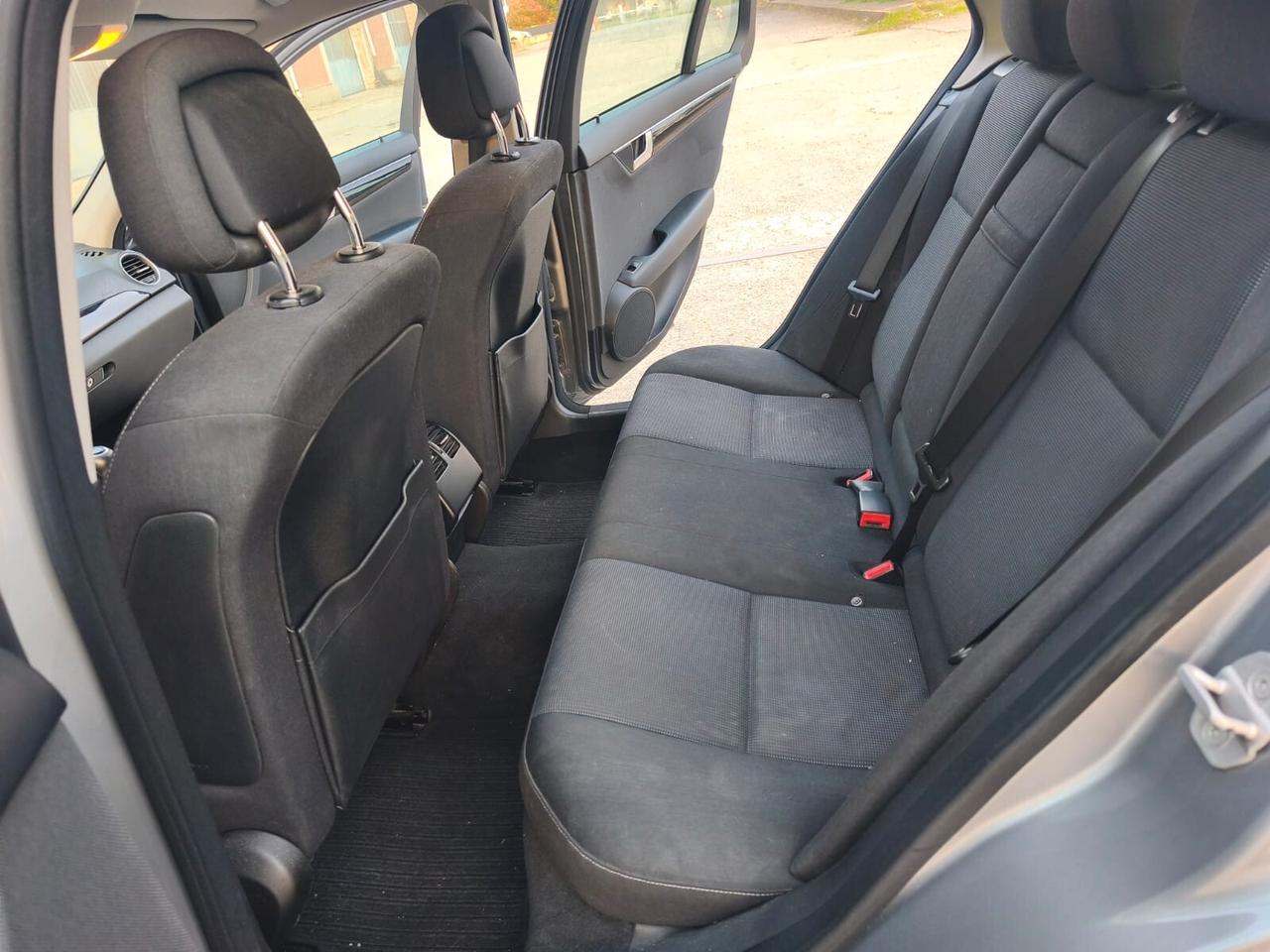 Mercedes-benz C 200 2011---2.1 Diesel