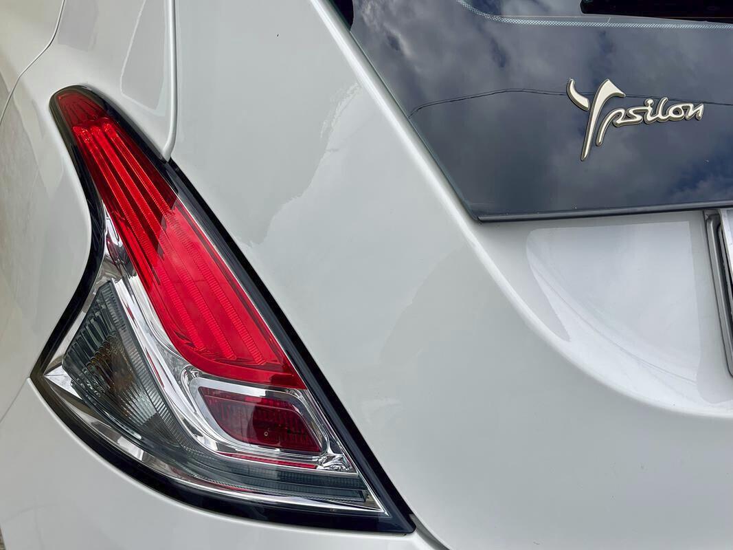 Lancia Ypsilon 1.2 69 CV Gold Plus Black and Noir - 70 Aziendale