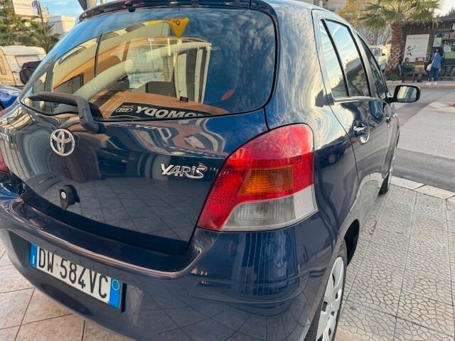 Toyota Yaris 1.0 5 porte Sol