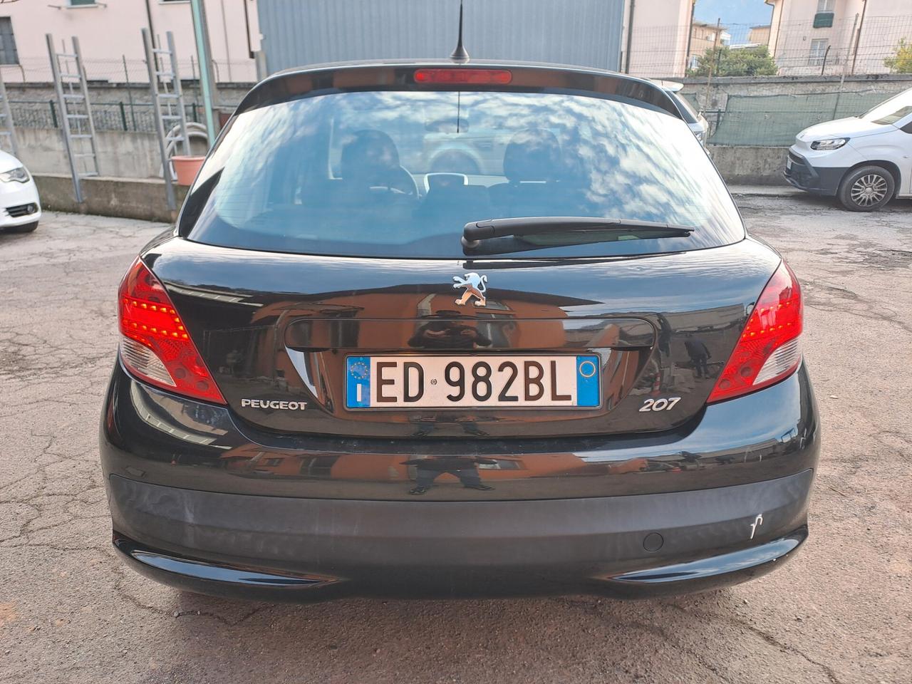 PEUGEOT 207 1.4 BENZINA *OK NEOPATENTATI*