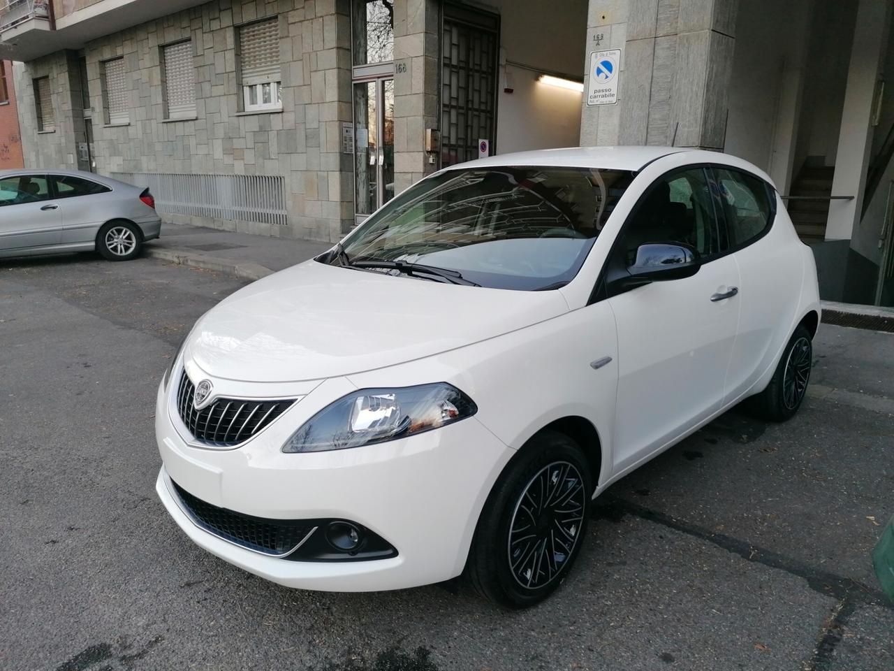 Lancia Ypsilon 1.0 FireFly 5 porte S&S Hybrid Gold Plus