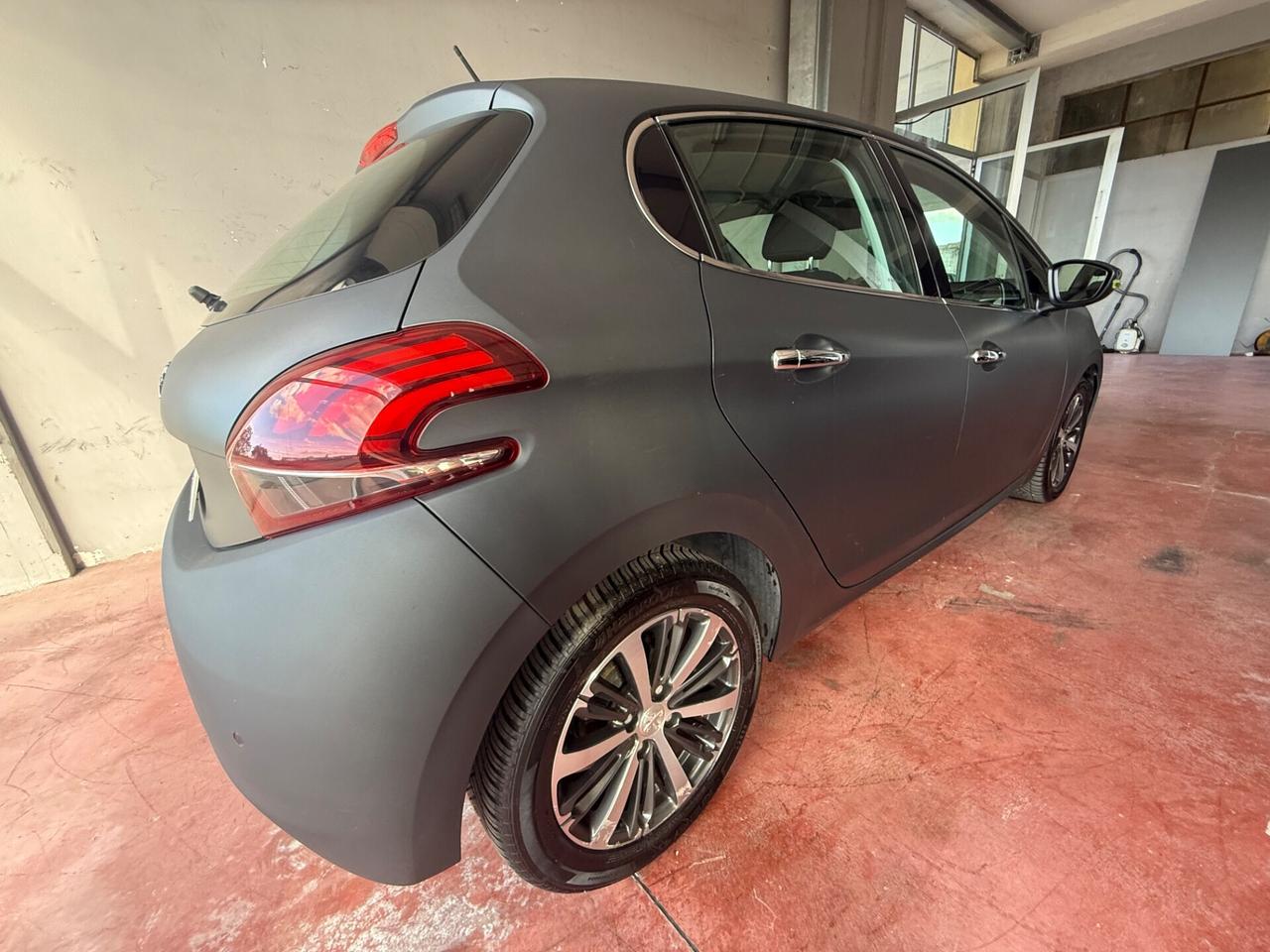 Peugeot 208 PureTech 82 5 porte Allure serie limitata