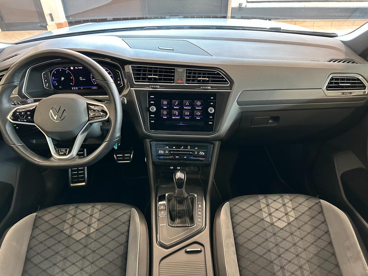 VOLKSWAGEN TIGUAN 2.0 TDI R-LINE 150CV DSG *CARPLAY*LED*LUCI*