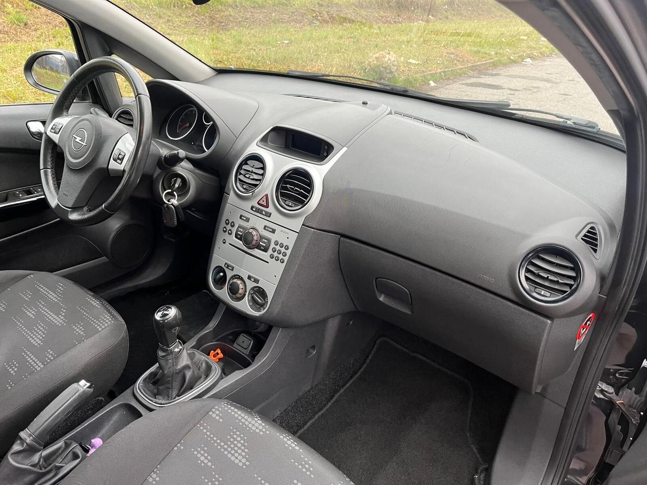 Opel Corsa 1.2 5 porte Club **NEOPATENTATI**