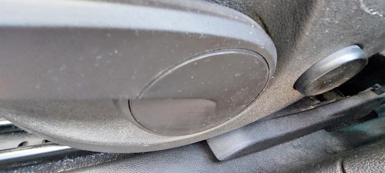 MERIVA 1,3 DIESEL 75 CV COSMO PELLE SEDILI RISCALDABILI SENSORI TELEFONOLEGA IMPECCABILE