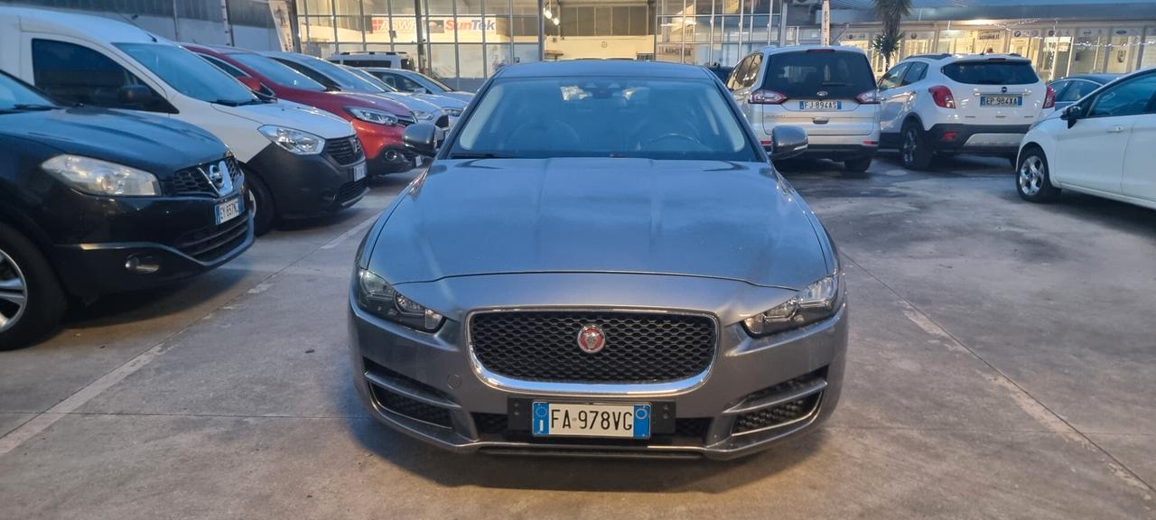 Jaguar XE 2.0 D Turbo aut. Pure PELLE NAVI