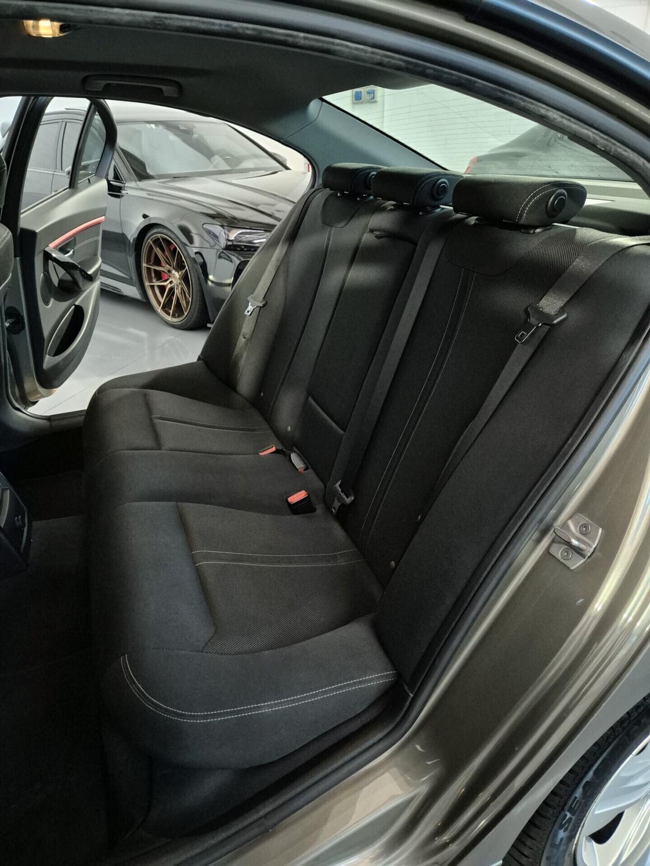 BMW 330e iPerformance Plug-in Hybrid Finanziabile Garanzi