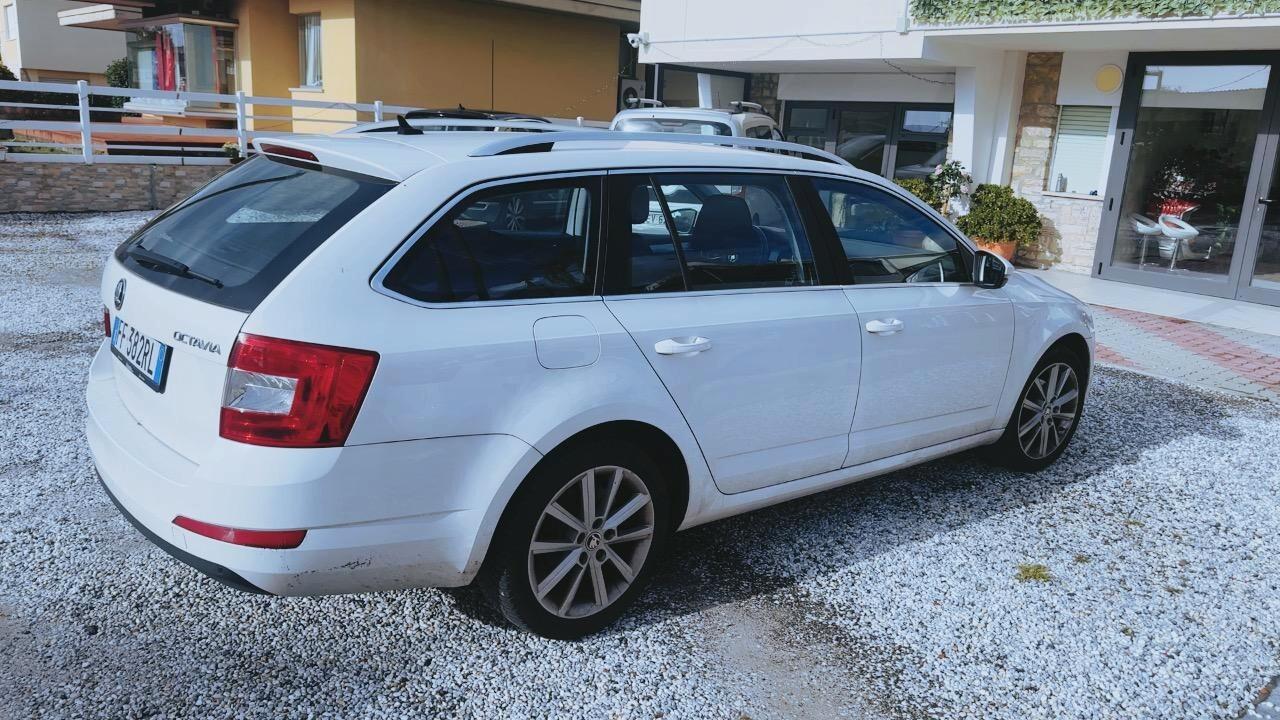 Skoda Octavia 1.6 TDI CR 110 CV Wagon Executive