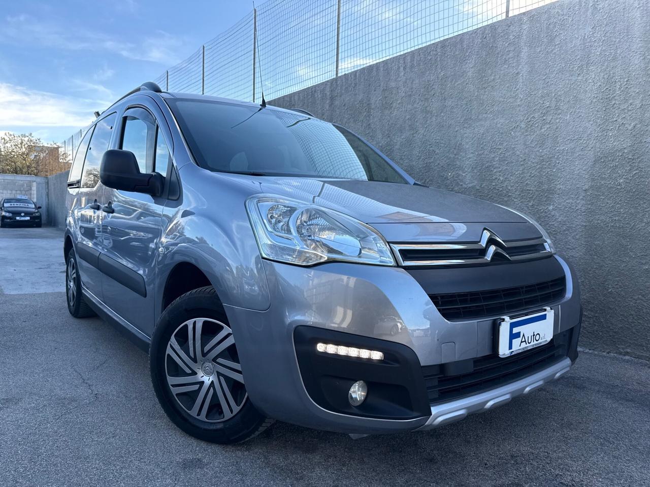Citroen Berlingo Multispace BlueHDi 1.6 120cv,Apple CarPlay,retrocamera,ecc.