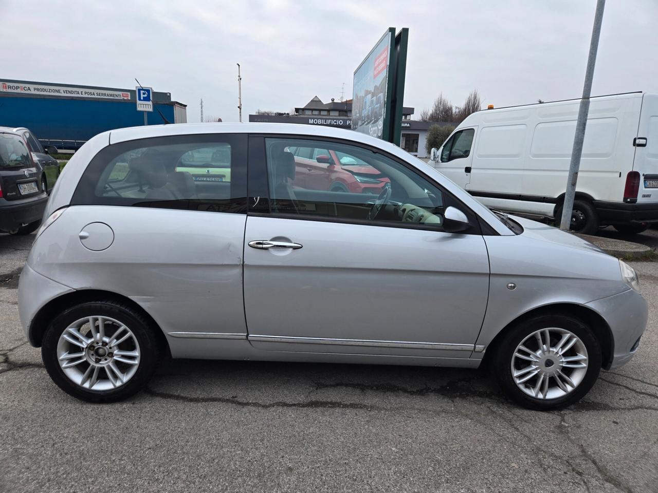 Lancia Ypsilon 1.4 Argento