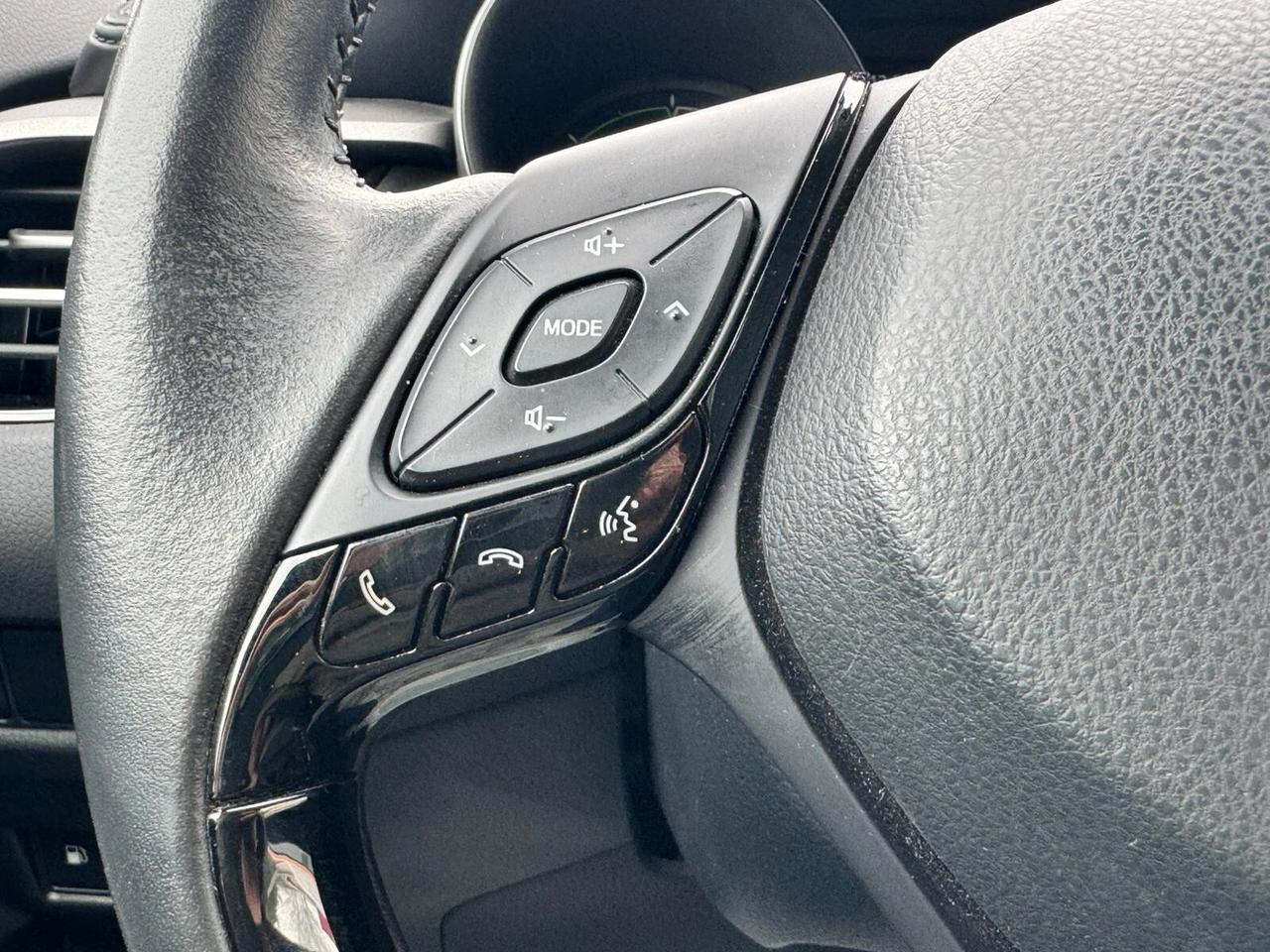 Toyota C-HR 1.8 Hybrid E-CVT Business