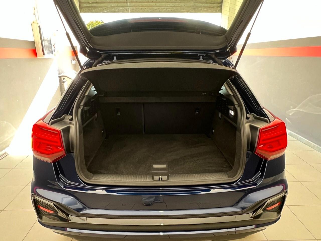 Audi Q2 30 TDI S tronic Identity Black
