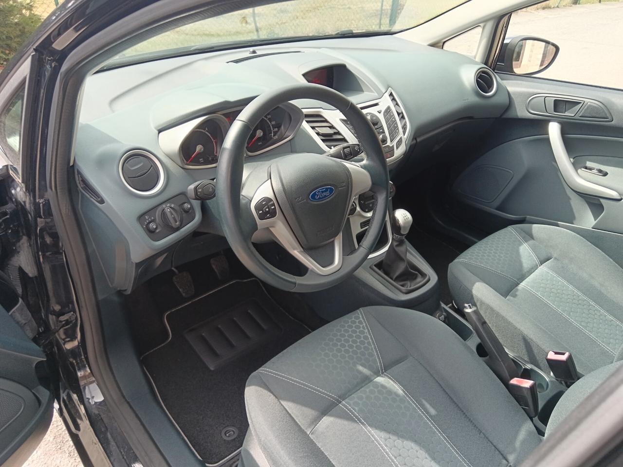 Ford Fiesta 1.4 TDCI 68CV TITANIUM NUOVISSIMA