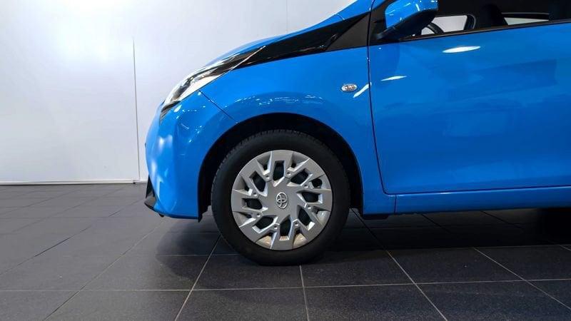 Toyota Aygo II 2018 5p 5p 1.0 x-play 72cv