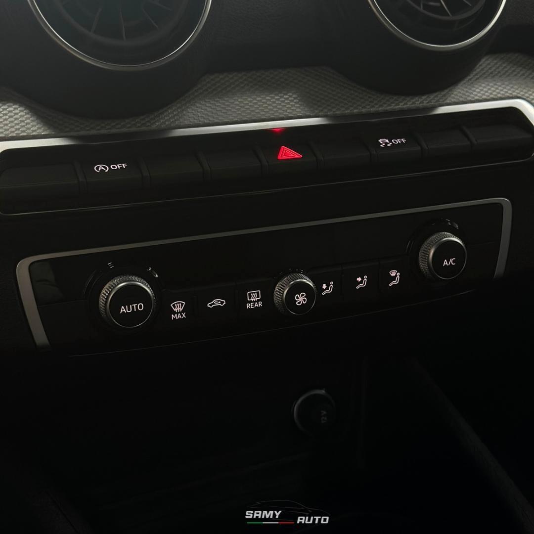 Audi Q2 30 TDI Identity Black