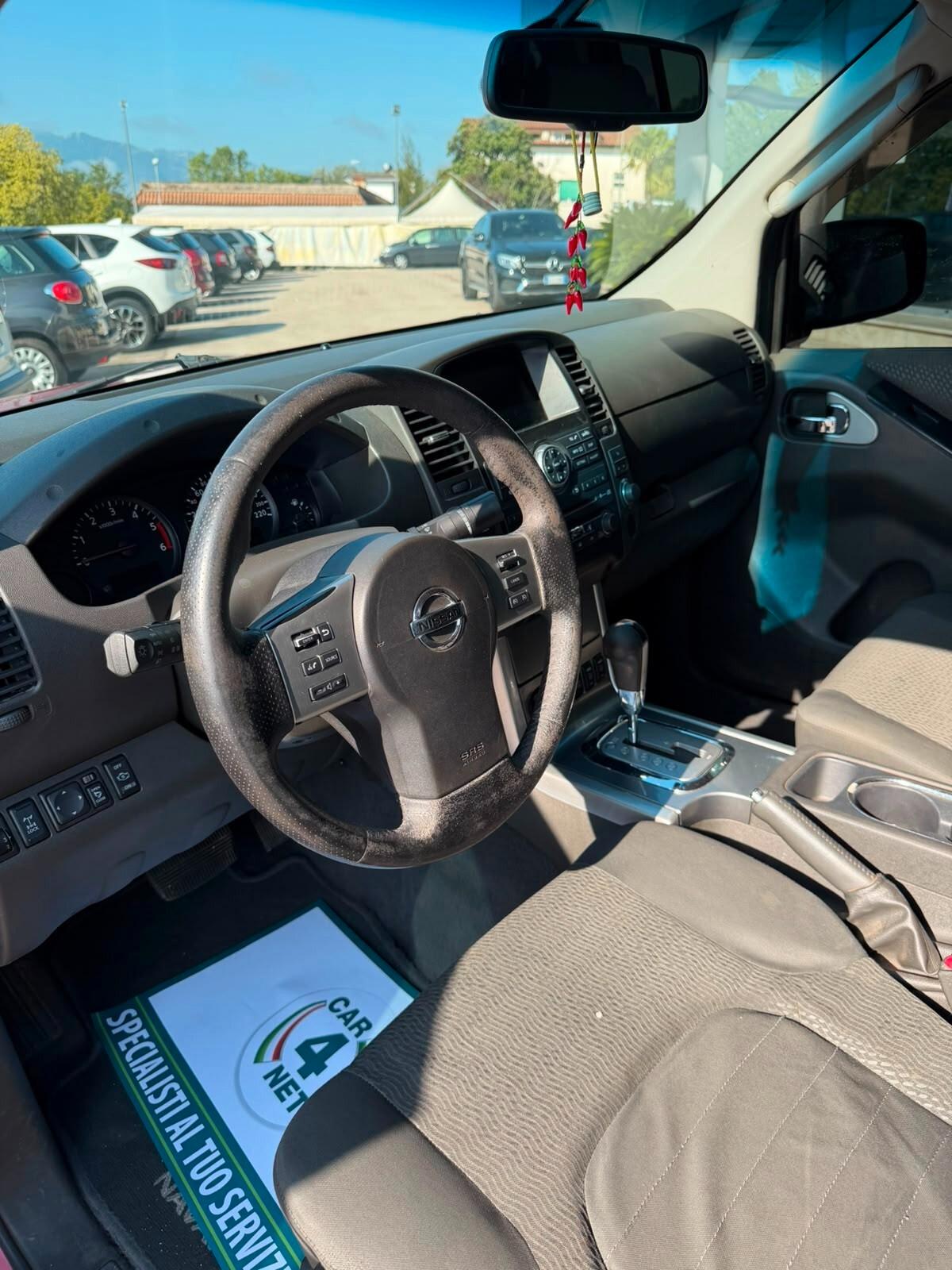 Nissan Navara 2.5 dCi 190CV 4 porte Double Cab LE