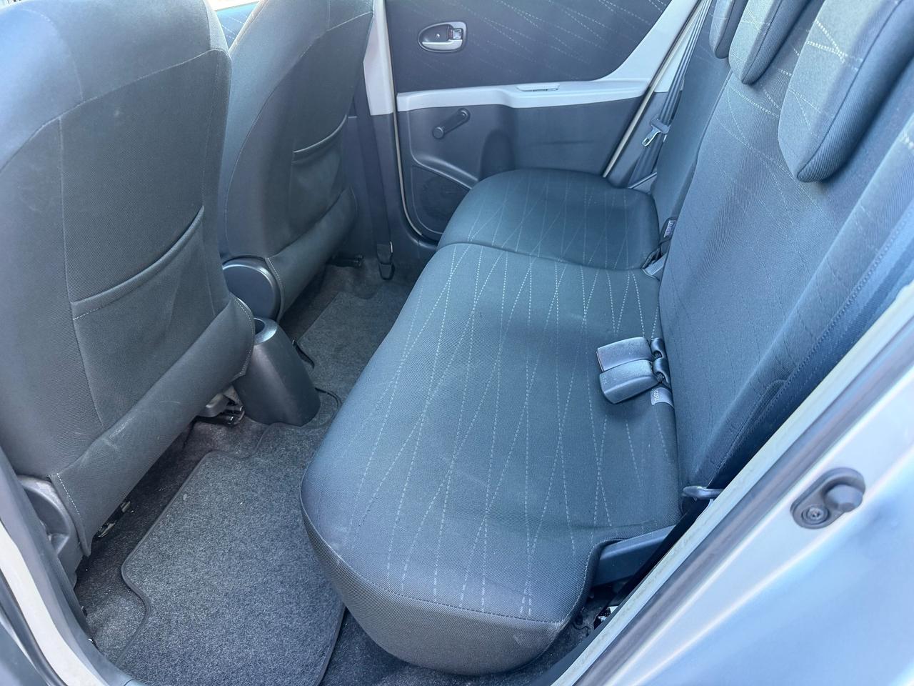 Toyota Yaris 1.3benz 2008 156.000km per neopatentati