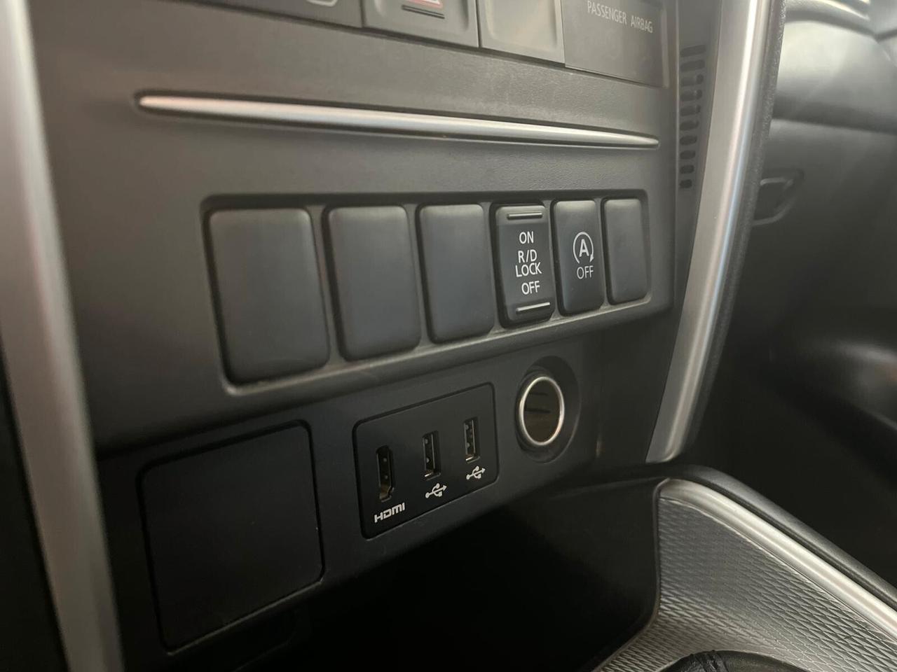MITSUBISHI L200 2.3 D Double Cab 4x4 *2021* *UNICOPRO* *FULL*