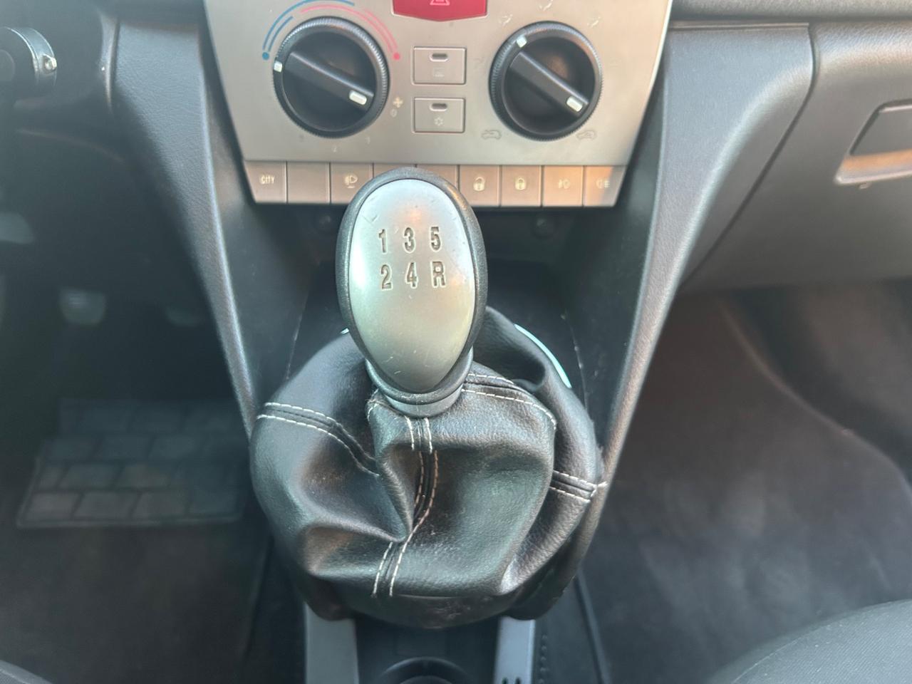 Lancia Ypsilon 1.4 Unyca Ecochic GPL