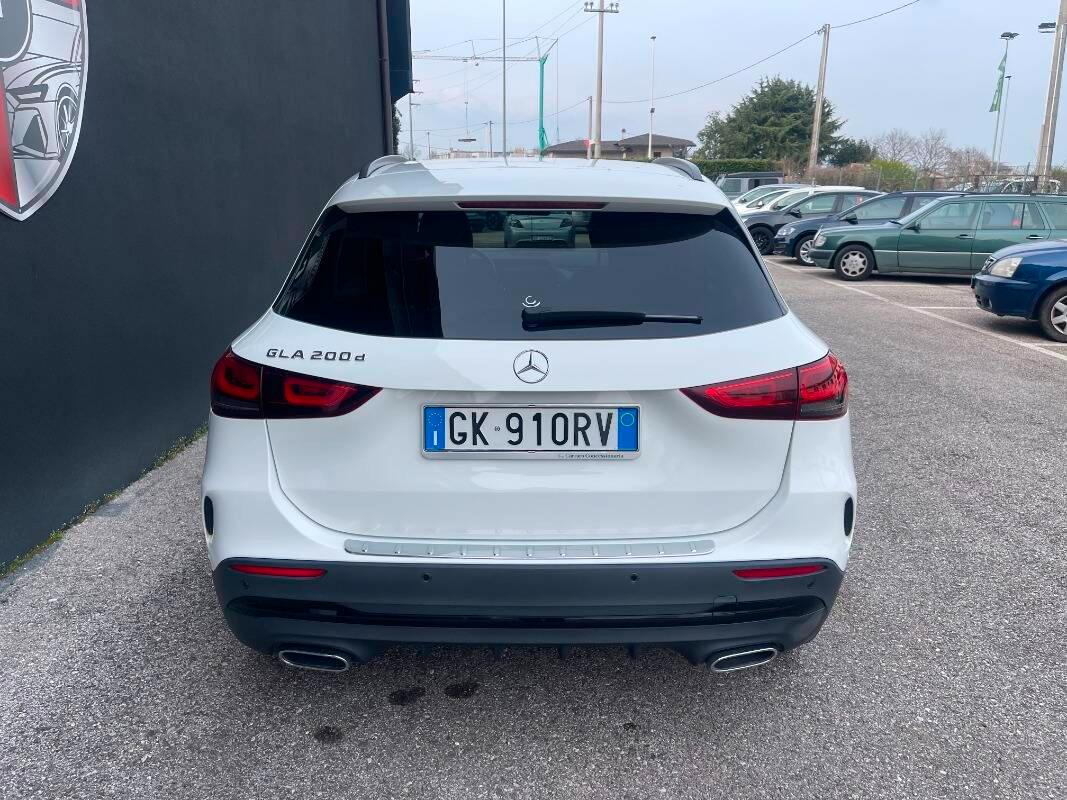 Mercedes Classe GLA 200 d Premium Pack Night Telecamera AMG