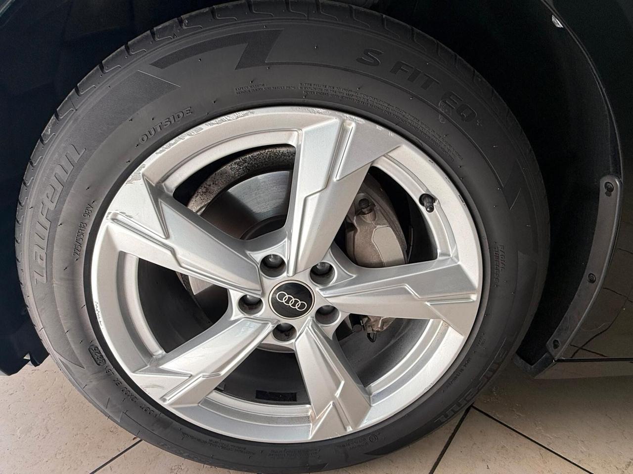 Audi A4 Avant 40 TDI quattro S tronic Business Advanced