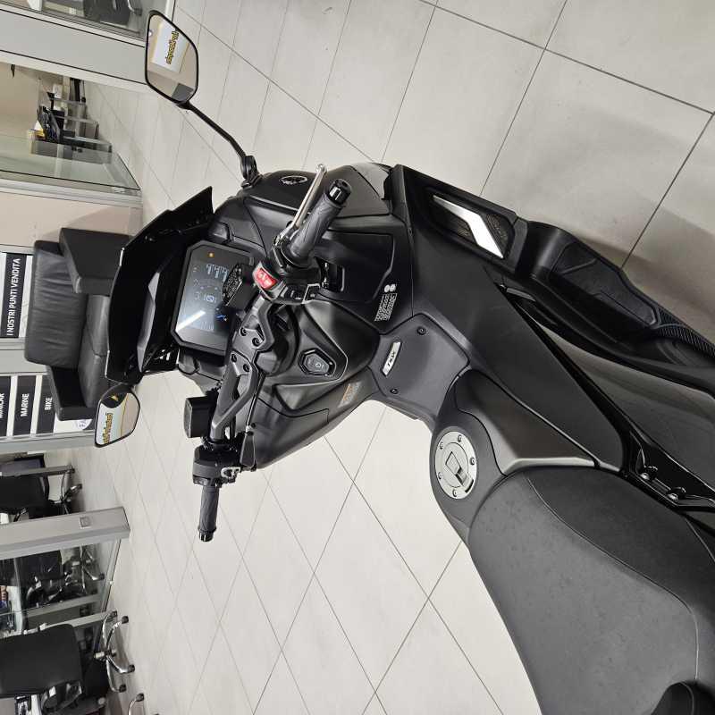 Yamaha T-Max 560 - 2024