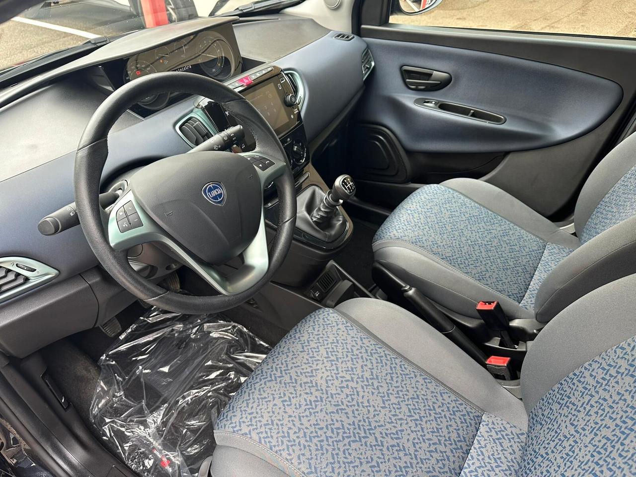 Lancia Ypsilon 1.0 FireFly 5 porte S&S Hybrid Gold