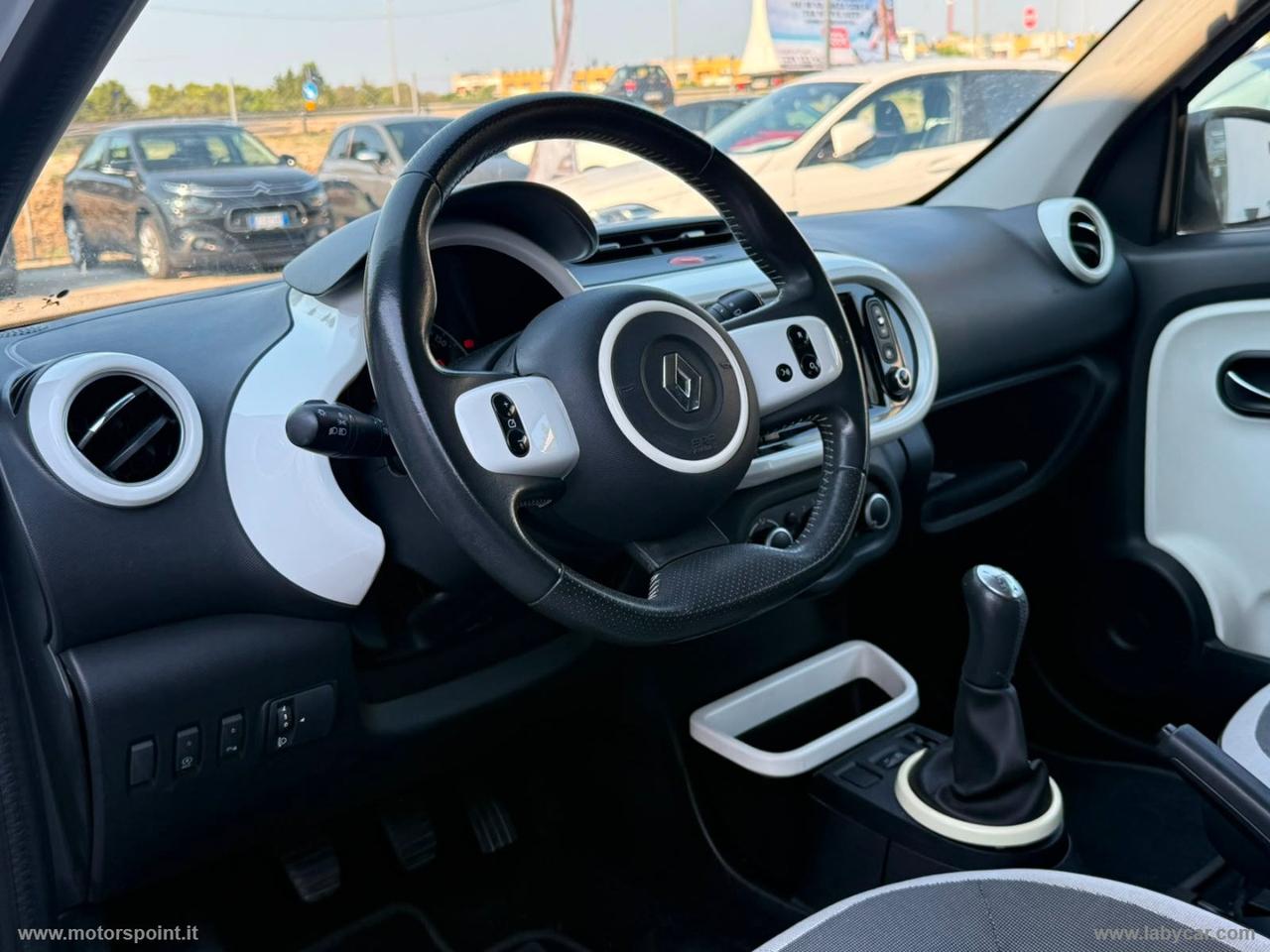 RENAULT Twingo SCe Lovely