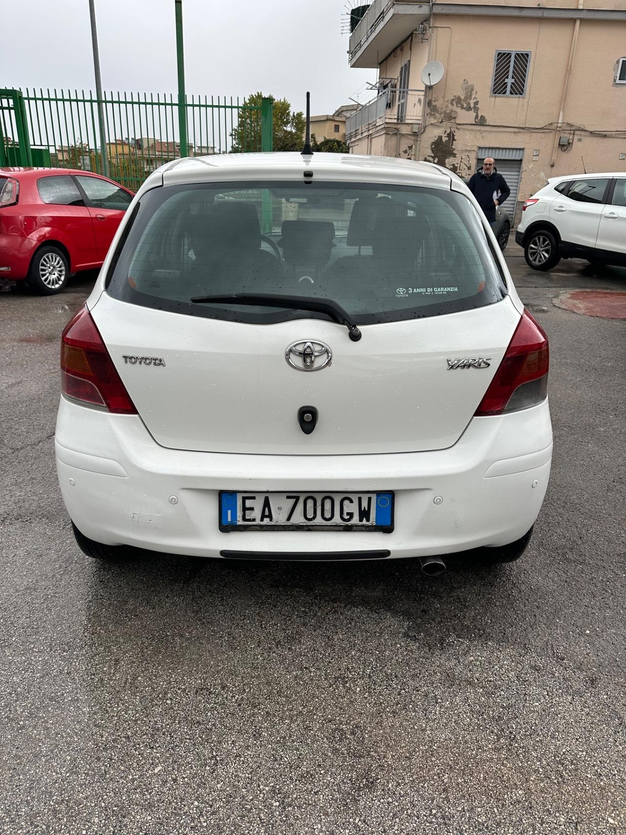 Toyota Yaris 1.0 5 porte Sol
