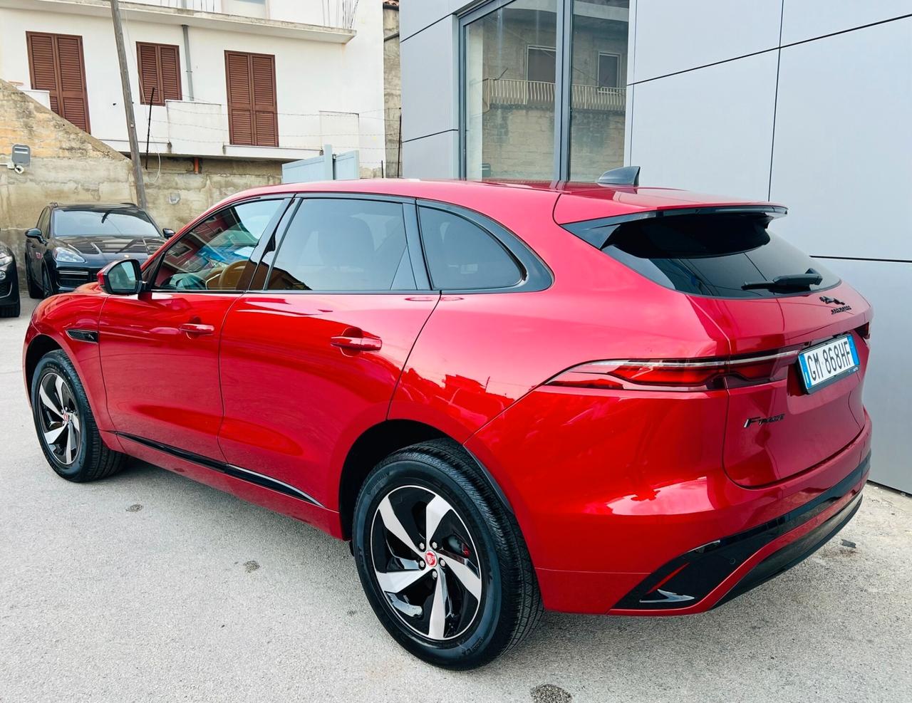 Jaguar F-Pace 2.0D R-Dynamic S possibilià noleggio no scoring