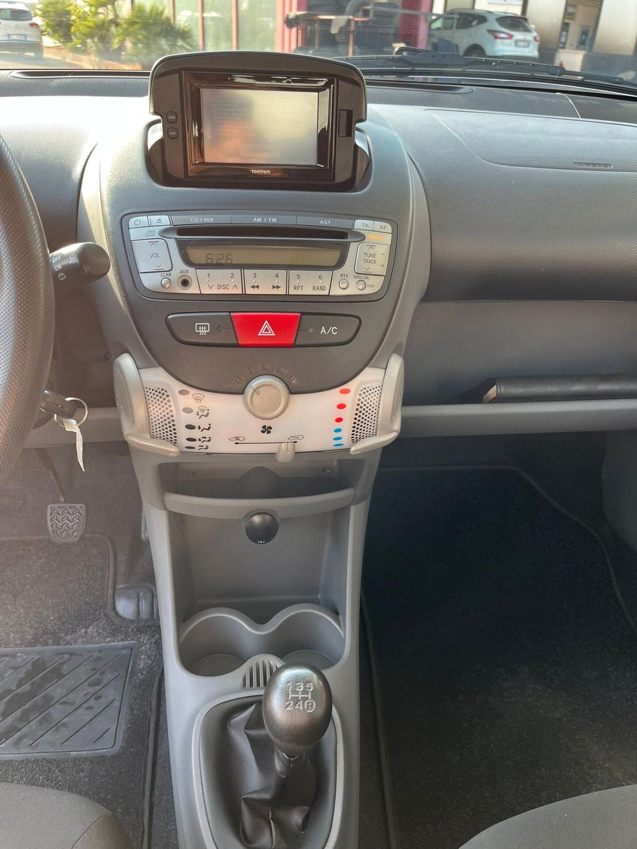 Toyota Aygo 1.0 12V VVT-i 5 porte Sol Connect
