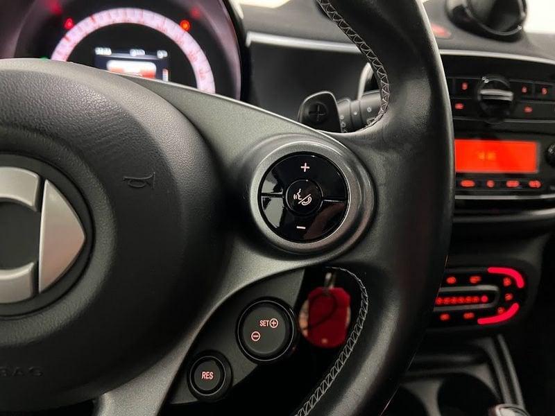 smart fortwo 90 0.9 Turbo twinamic ALLESTIMENTO BRABUS