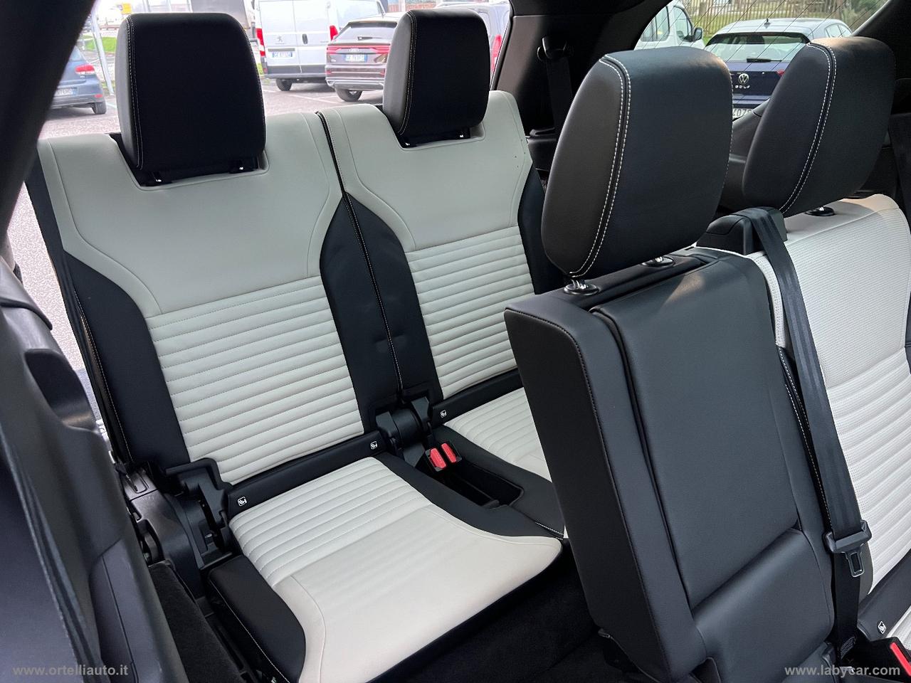 LAND ROVER Discovery 3.0D I6 249CV R-Dyn. SE 7 POSTI