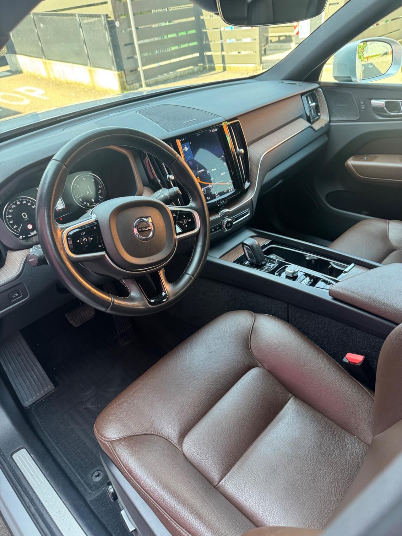VOLVO XC 60 B4 AWD UNI PROP IVA ESPOSTA