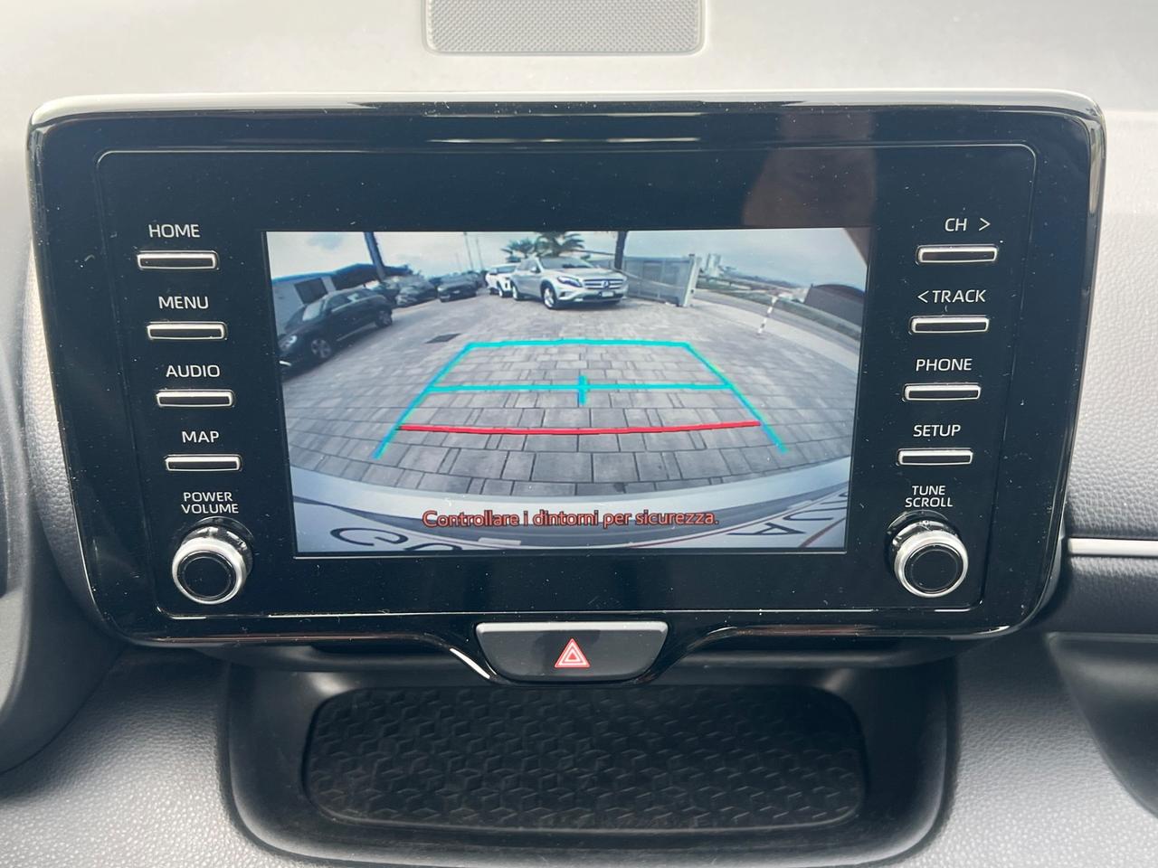 Toyota Yaris 1.5 Hybrid 5 porte Business FINANZIABILE