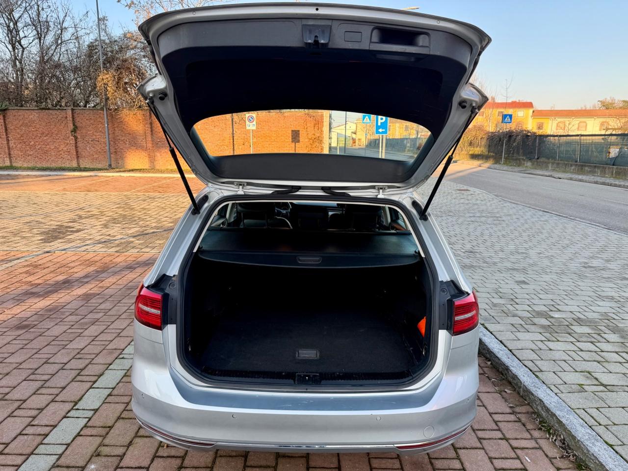 Volkswagen Passat Business Variant 2.0 TDI Executive BMT