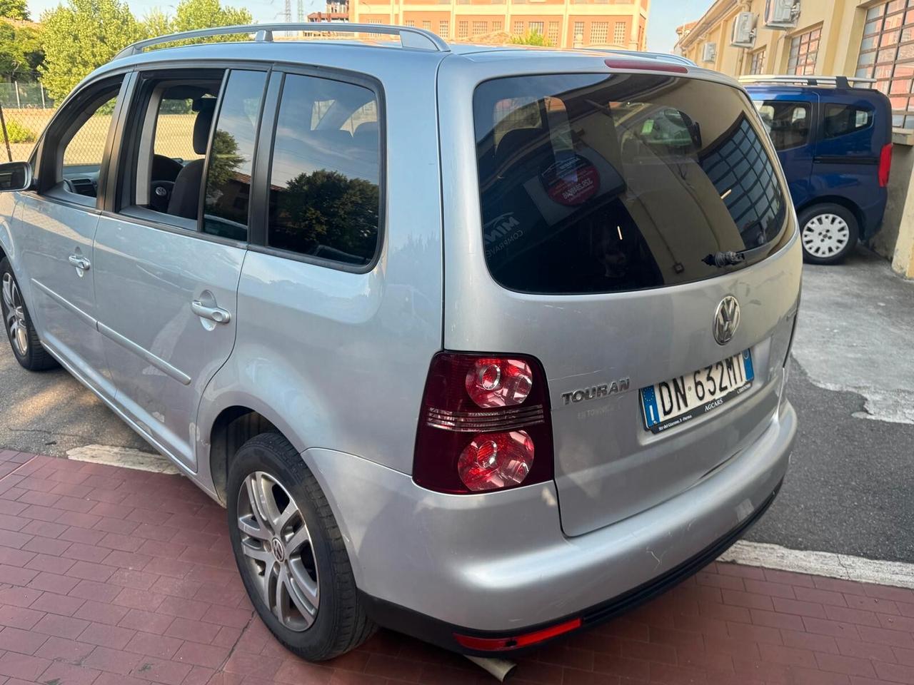 Volkswagen Touran Anno 2008 2.0 Benz/METANO C.D.F.