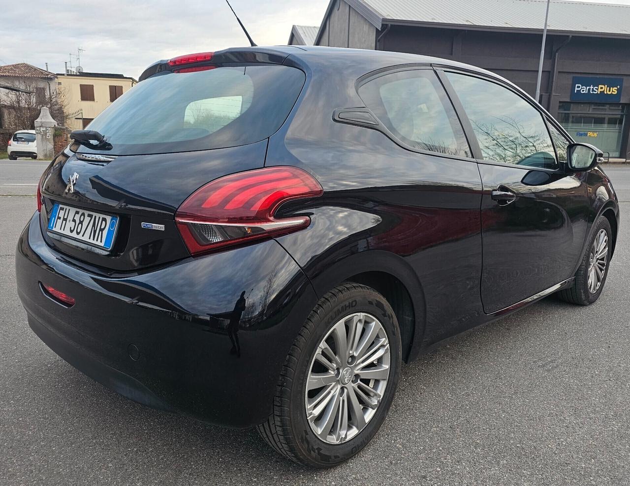 Peugeot 208 GPL GUIDABILE DA NEOPATENTATI