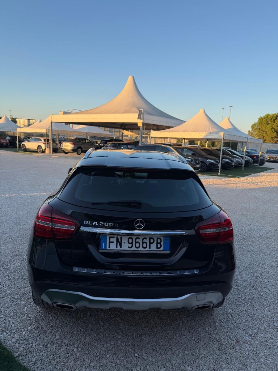 MERCEDES - Classe GLA - GLA 200 d Automatic Sport