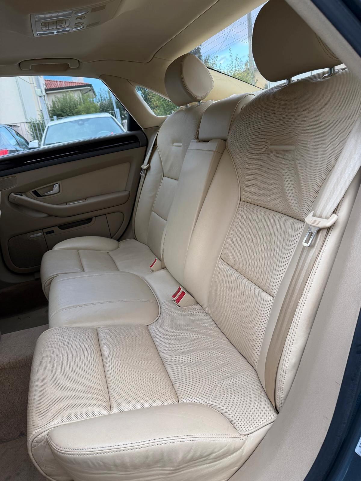 Audi A8 4.2 V8 quattro tiptronic