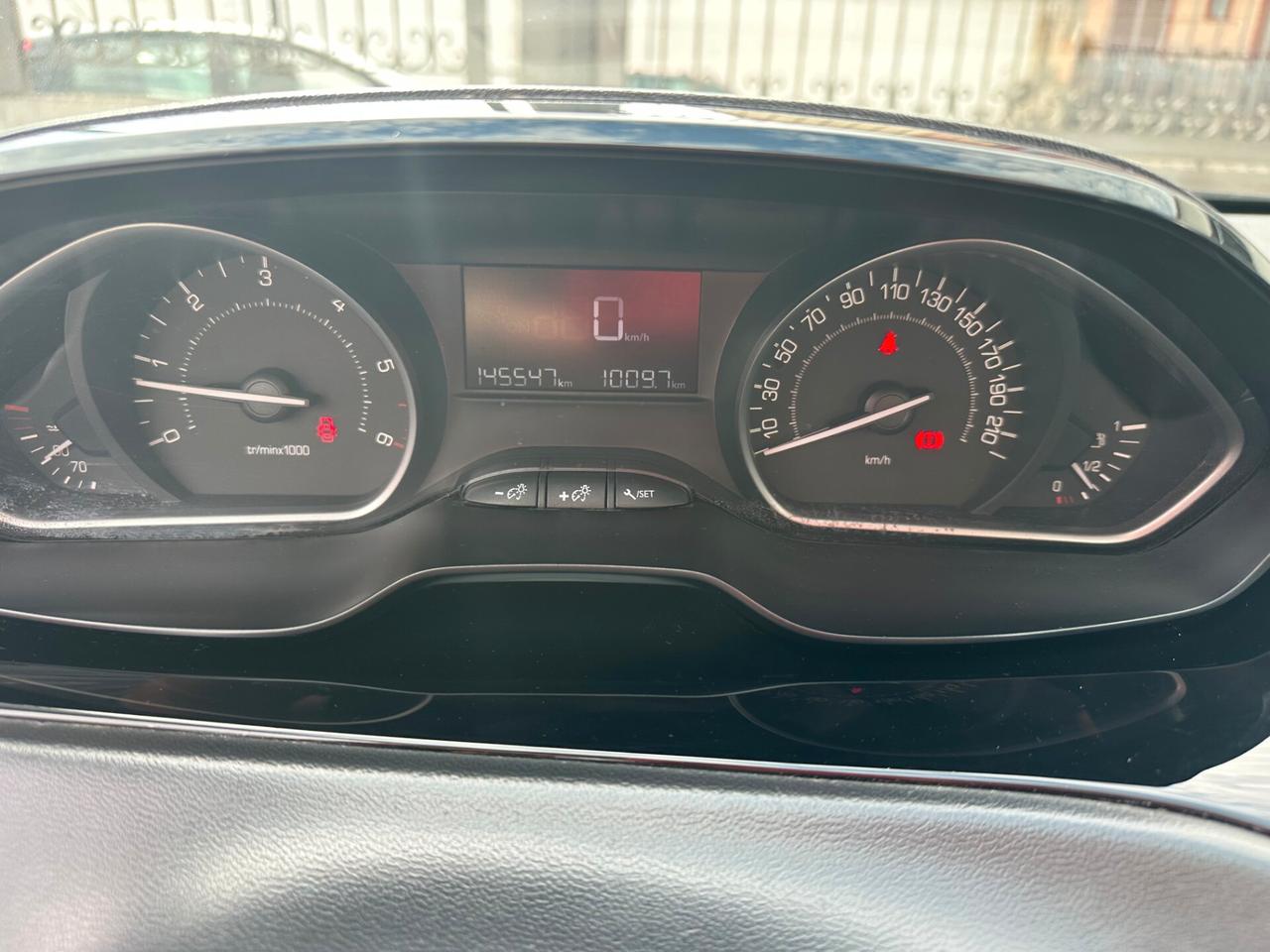 Peugeot 208 BlueHDi 75 5 porte Allure 2016