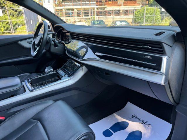 AUDI Q8 45 TDI quattro tiptronic Sport