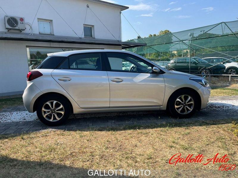 Hyundai i20 1.2 MPI 75cv Connect Line