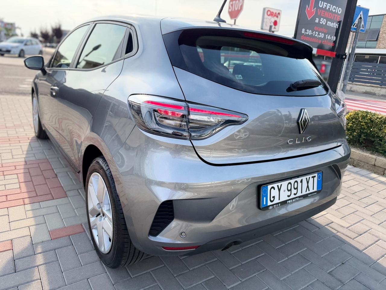 Renault Clio SCe 65 CV 5 porte Evolution NEOPATENTATI